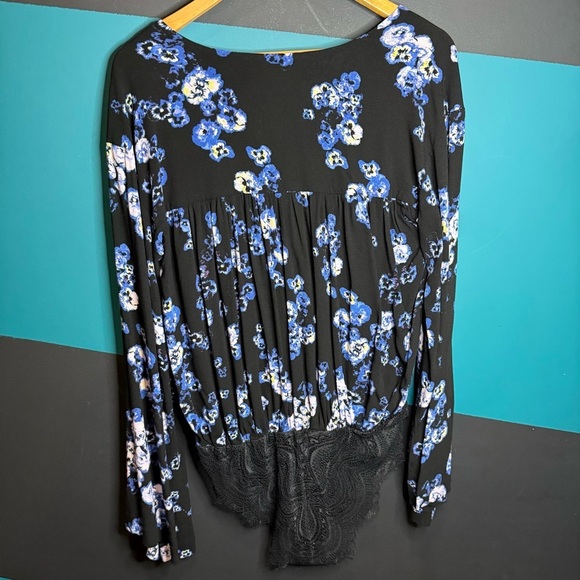 Free People Black and Blue Floral Blouse - Picture 6 of 10